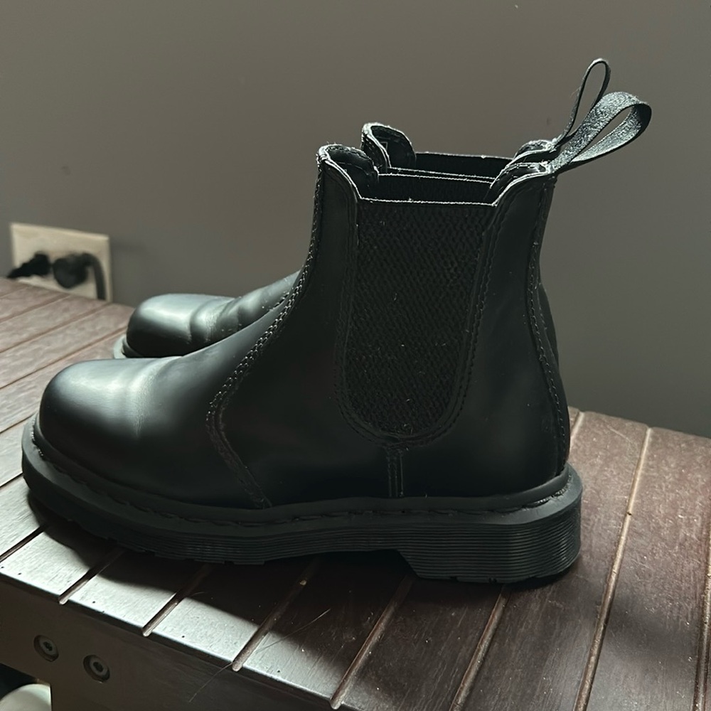 Dr. Marten's 2976 Mono Smooth Leather Chelsea Boots